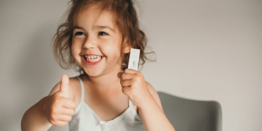 shutterstock 2017590608 840x420 - Aktuelle Entwicklungen und Forschung zu COVID-19 bei Kindern