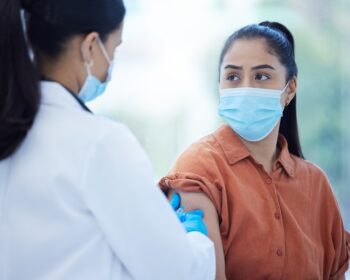 shutterstock 2383354209 350x280 - Warum Es (Noch) Keinen Malaria-Impfstoff Für Alle Länder Gibt